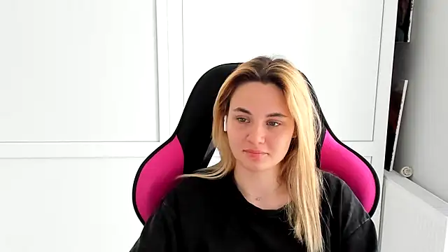 Онлайн чат Emma_starrs_
