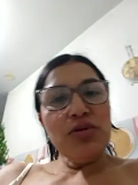 חדר צ'אט בשידור חי של Casandra_inthemorning