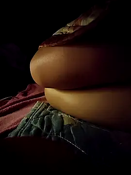 -Tara-a Adlı Modelin Canlı Sohbet Odası