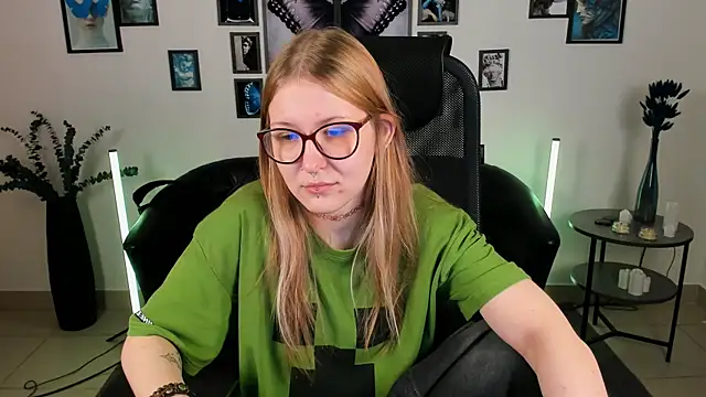 lanafitch's Live Chat Room