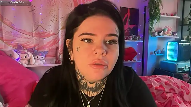 BigBootyHolly's Live Sex Cam Show