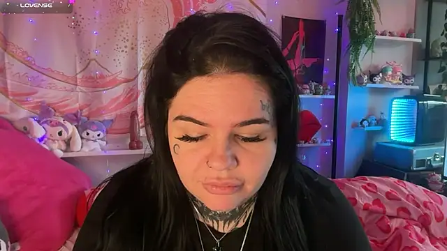 BigBootyHolly's Live Sex Cam Show