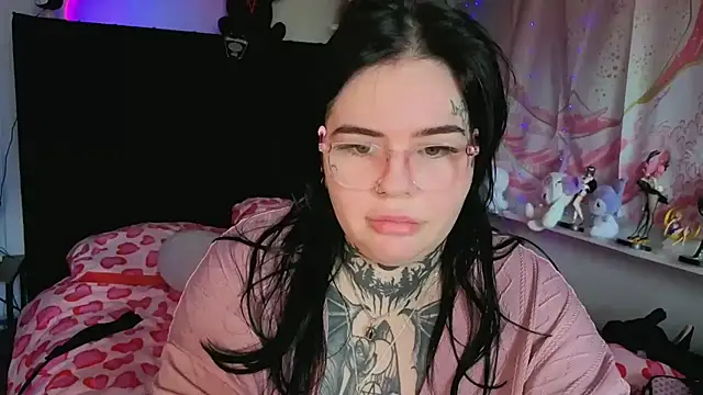 غرفة دردشة BigBootyHolly المباشرة