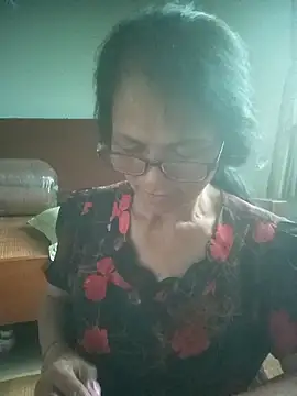 Živá chatovací místnost Vieekee