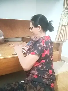 חדר צ'אט בשידור חי של Vieekee