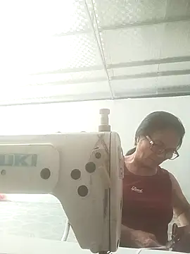 Živá chatovací místnost Vieekee
