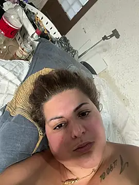 Velvetshadow_48's Live Chat Room