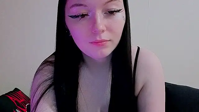 Naomi_Lanee Adlı Modelin Canlı Sohbet Odası