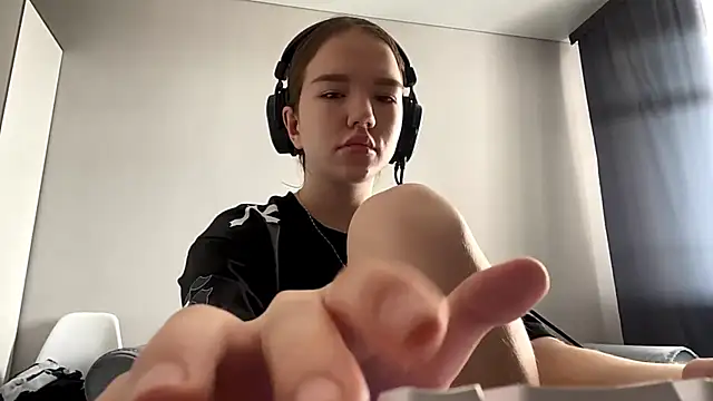 Živá chatovací místnost FewerCadre