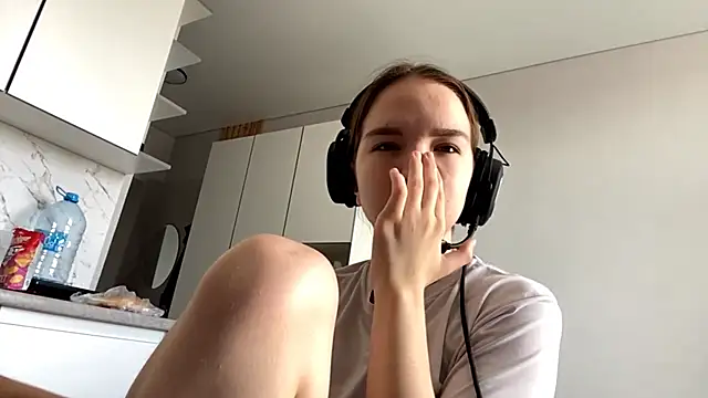 FewerCadre's Live Chat Room