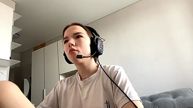 FewerCadre live-chat rom