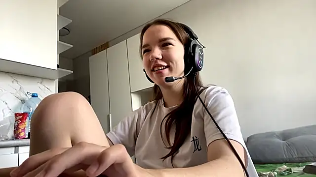 FewerCadre's Live Chat Room