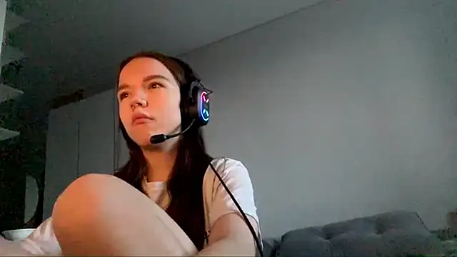 Chat soba uživo modela FewerCadre