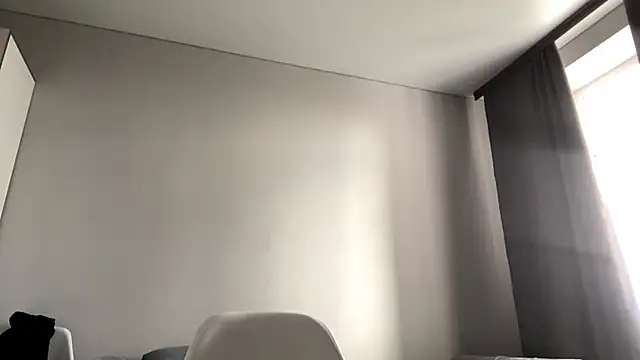 FewerCadre Adlı Modelin Canlı Sohbet Odası