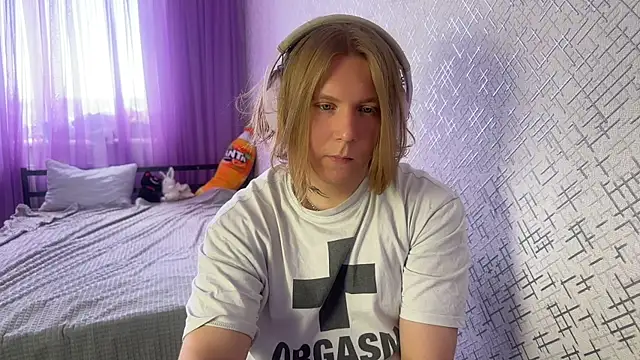 Hirtay's Live Sex Cam Show