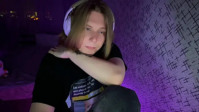 Hirtay Секс шоу на живо пред камера