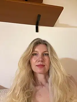 Virginia_Elli Adlı Modelin Canlı Sohbet Odası