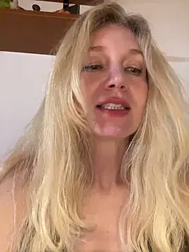Virginia_Elli's Live Chat Room