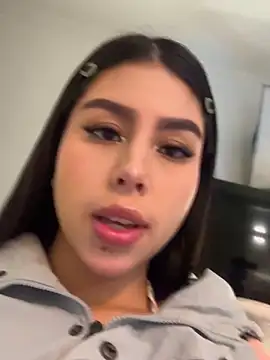 Helena_Whaite Adlı Modelin Canlı Sohbet Odası
