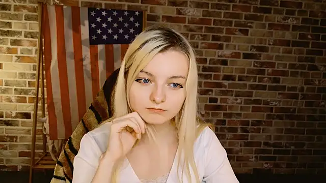 Angela_Bunny's Live Chat Room