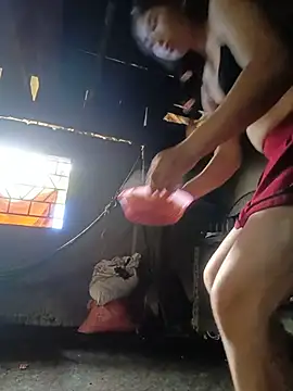 HeresThuy22 élő chatszobája