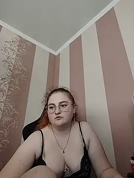FoxyFlameX – Naživo chatovacia miestnosť