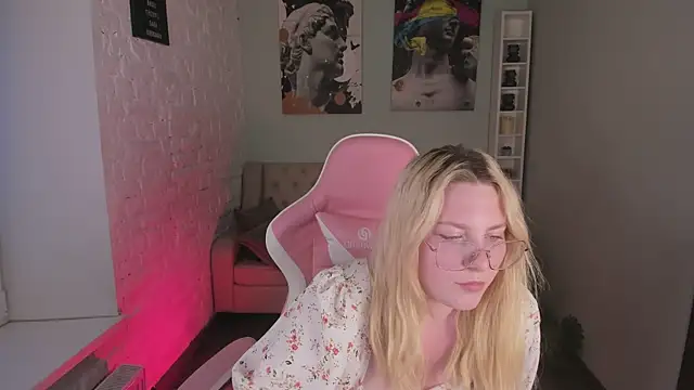 StellaVanilla Adlı Modelin Canlı Sohbet Odası