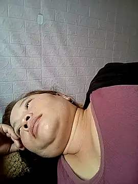 Cumhots111 লাইভ চ্যাট রুম