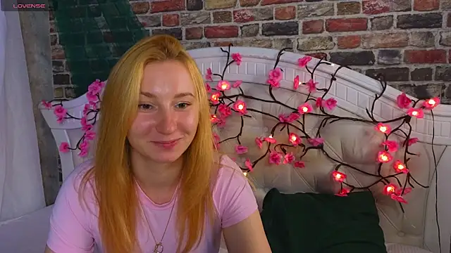 RosalieHandley's Live Chat Room
