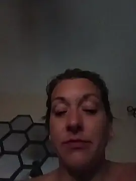 missbellastar's Live Chat Room