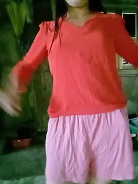 Nana-AsianWet Adlı Modelin Canlı Sohbet Odası
