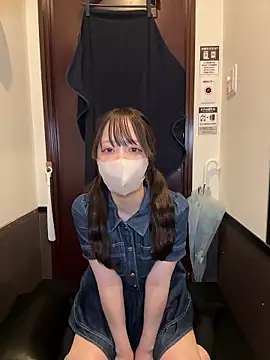 חדר צ'אט בשידור חי של mirudayo4545