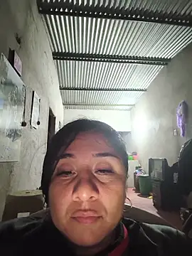 Sala de chat ao vivo de noemy-25
