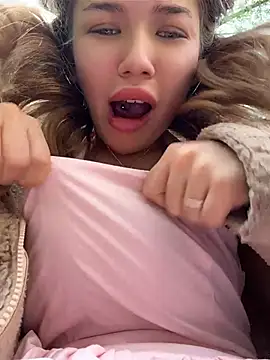 FlashTitsRoyal 실시간 채팅방