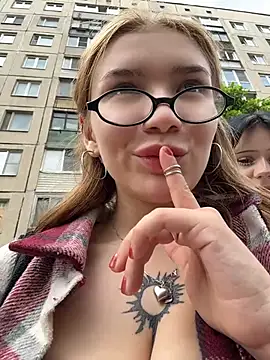 Živá kamerová sex show FlashTitsRoyal