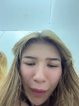FlashTitsRoyal's Live Chat Room