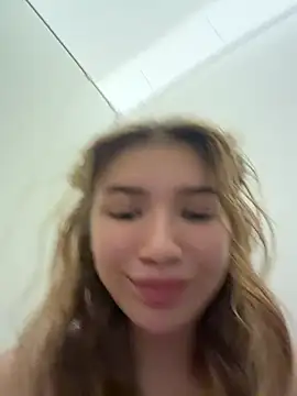 FlashTitsRoyal Live chatroom