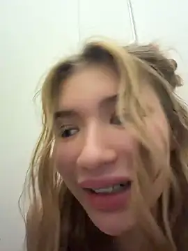 Živá chatovací místnost FlashTitsRoyal