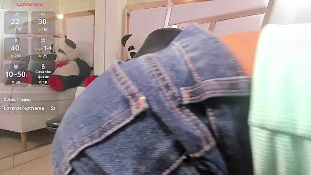 vicky_castillo – Naživo chatovacia miestnosť