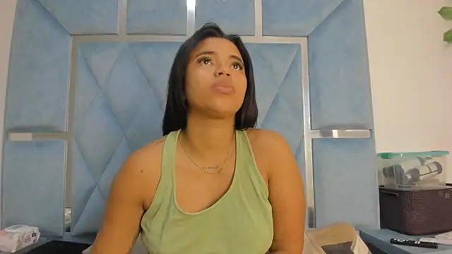 Lucy_asm Cameră chat live