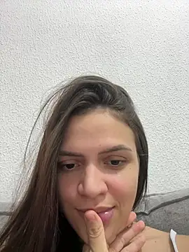 Sarah__hot Adlı Modelin Canlı Sohbet Odası