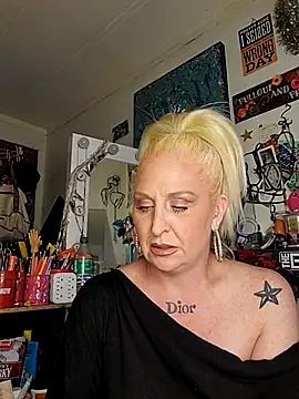 Sala de chat ao vivo de NutNmyGUTdaddy