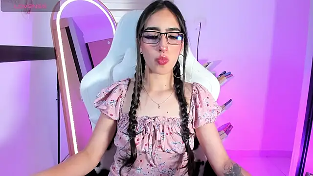 חדר צ'אט בשידור חי של AgathaBlair