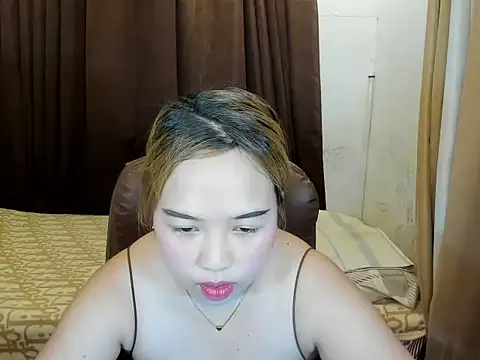Anne_licous Adlı Modelin Canlı Sohbet Odası