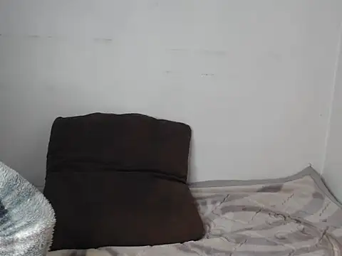 African_Busty Adlı Modelin Canlı Sohbet Odası