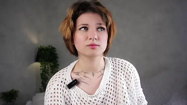 Phòng Chat Trực Tiếp AlesiaPeasel