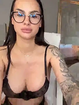 BabyyGirll_n Live chat-huone