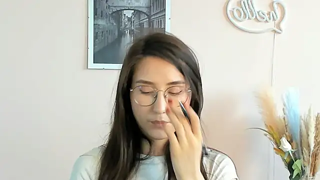 Chat soba uživo modela DelphineDowst