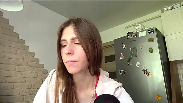 ZaraGuyette – Naživo chatovacia miestnosť