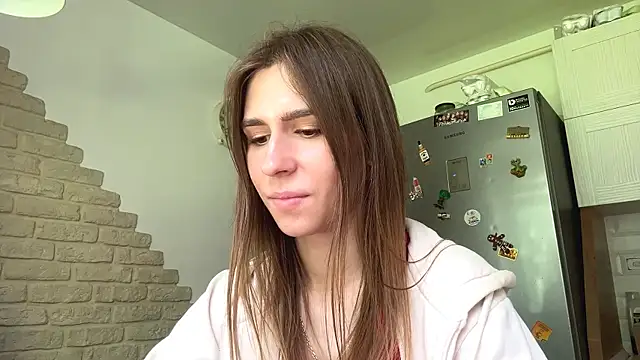 ZaraGuyette чат на живо